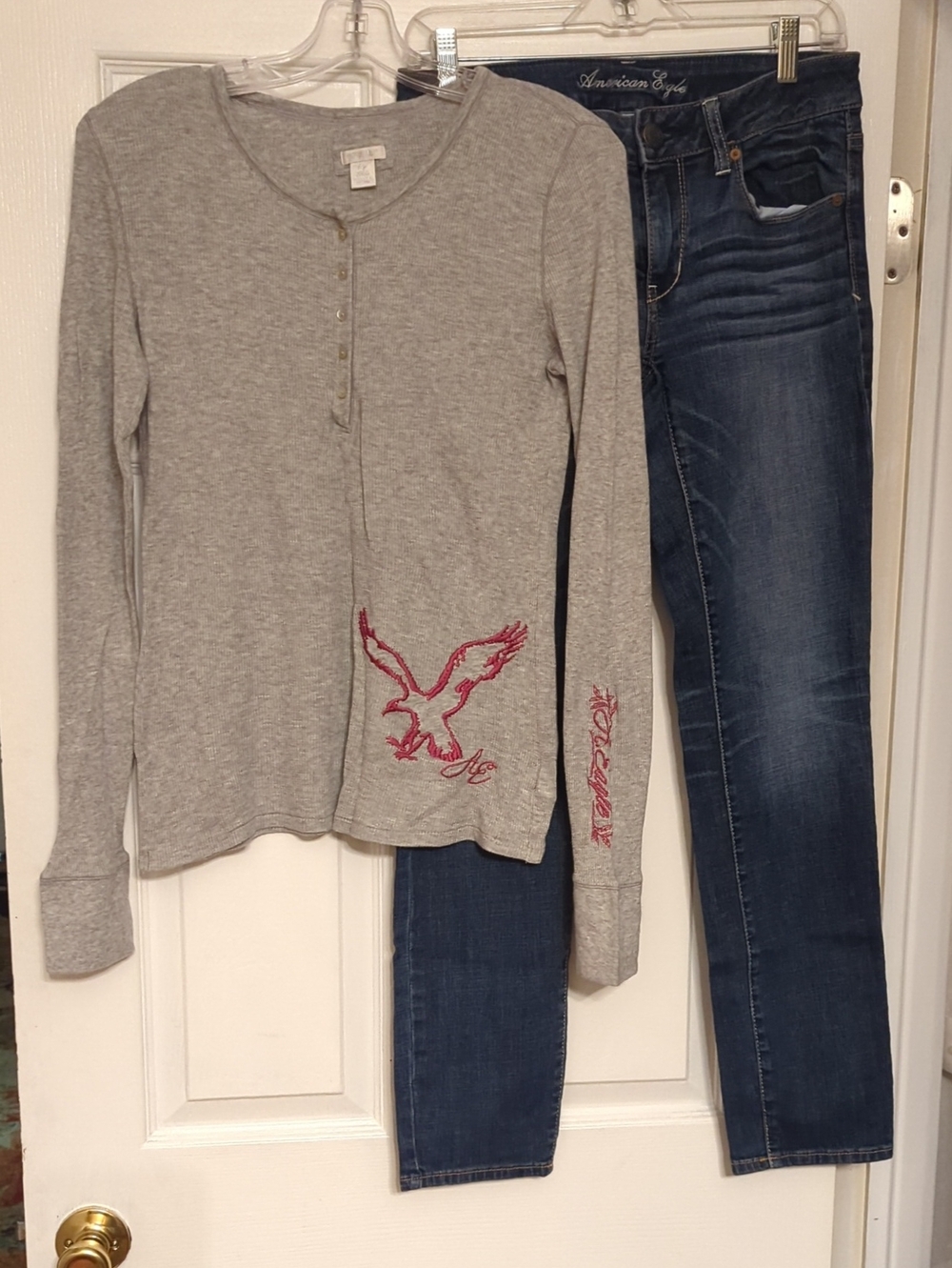 *American Eagle Outfit* Shirt (L) And Jeans (6)